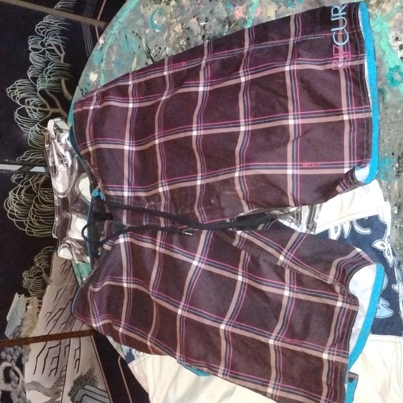 Lot of 3 swim / athletic shorts - Medium - size 32 - old navy, rip curl, kirra - Picture 2 of 4